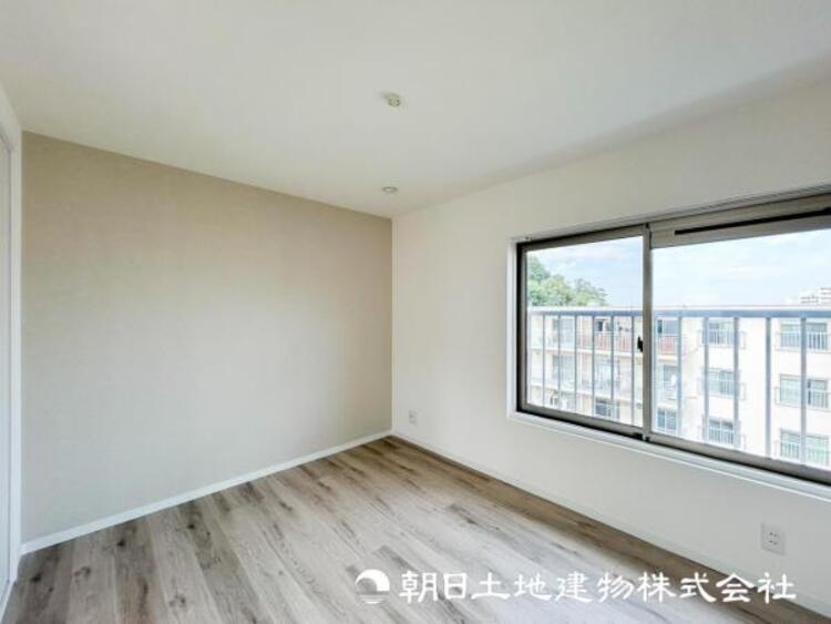 その他 【洋室】人間の感性を育むプライベートルームはシンプルが１番！読書やネット、大切な一人の時間も充実したものにできます。