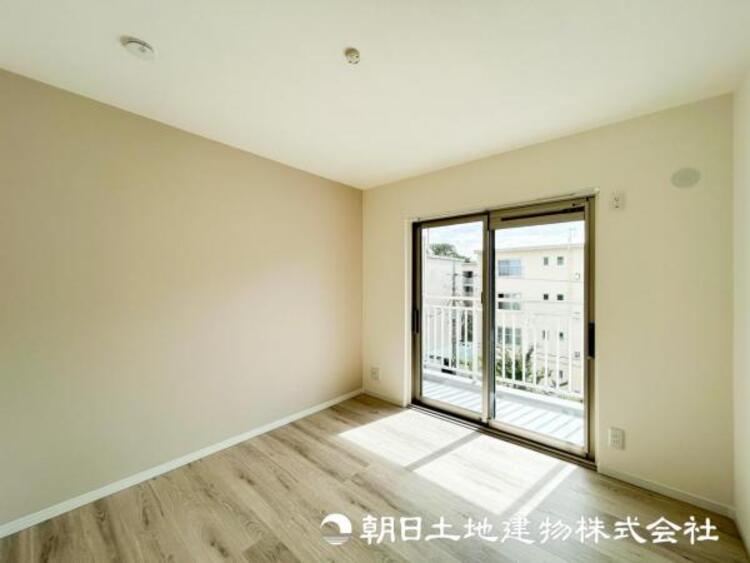 その他 【洋室】大切な家族一人ひとりの大切な個別空間。趣味・感性で個性的に飾って頂けるようシンプルに仕上げてあります。