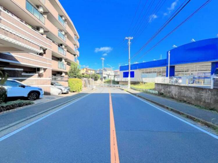 周辺 ●〇ここから始まる「日常」はご家族にとってかけがえのない時間となります。少しでも豊かに、快適に。そんな想いから本邸宅は生まれました。周辺には利便性の高い施設や緑にあふれ、永住の地に相応しい環境です〇●