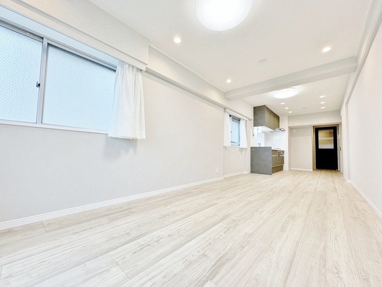 居間 飾り過ぎないシンプルな内装と偏り過ぎないデザインで統一しました。