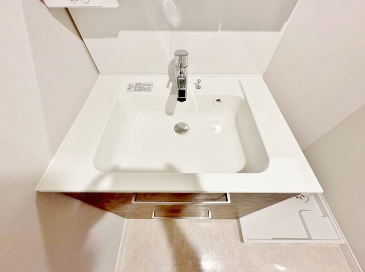 洗面 何かと物が増える場所だからこそ、スッキリと見映えの良い空間に。