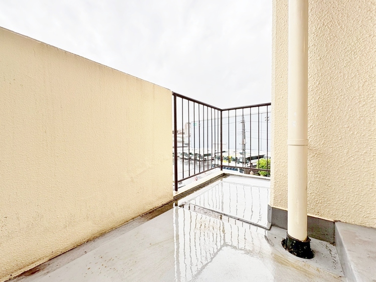 バルコニー 暮らしの中で、光と風を演出してくれるバルコニー。