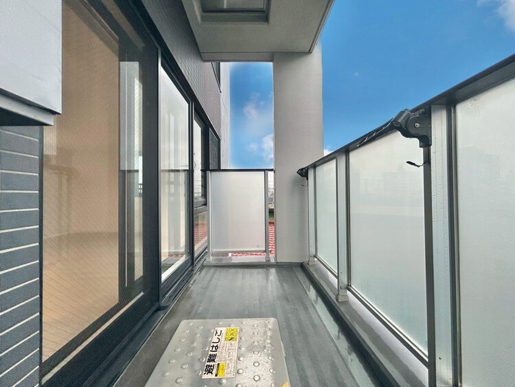 バルコニー 暮らしの中で、光と風を演出してくれるバルコニー。