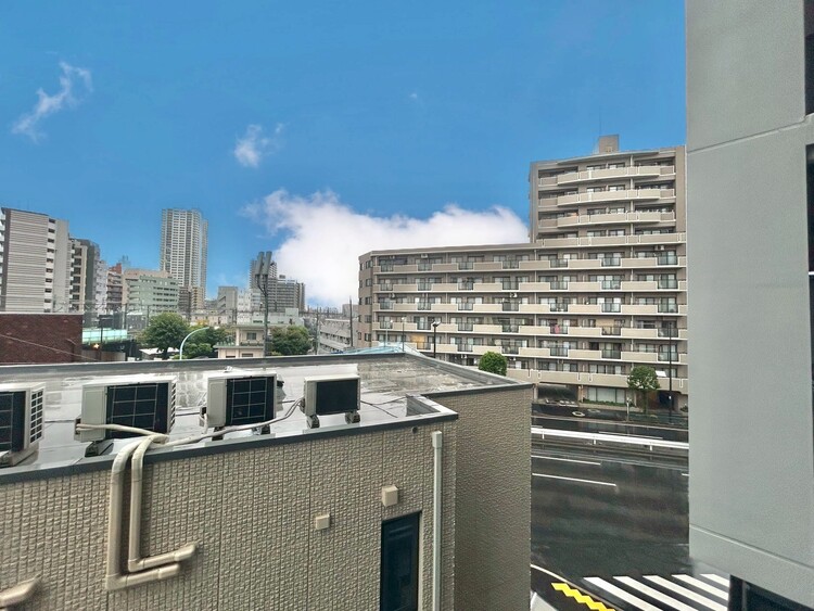 バルコニー 頬をなでる、優しい風を感じることが出来ます。