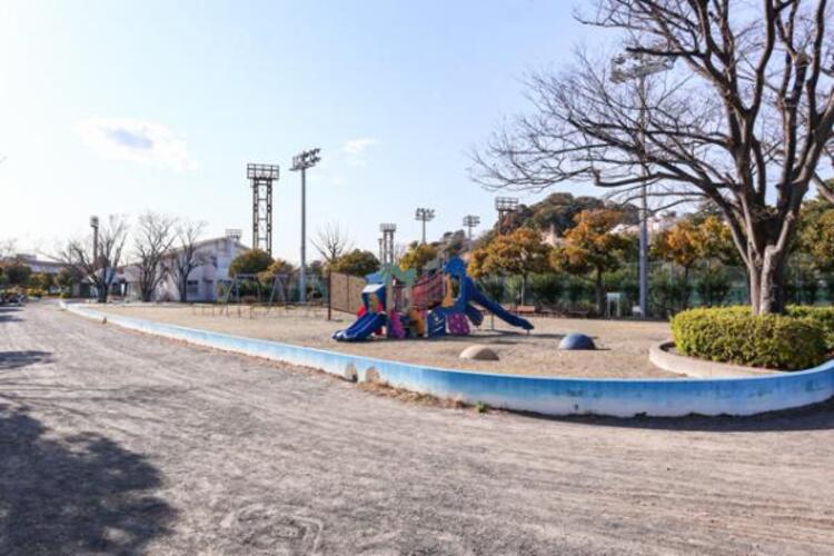 周辺 横浜市役所 環境創造局 本牧市民公園　1540m