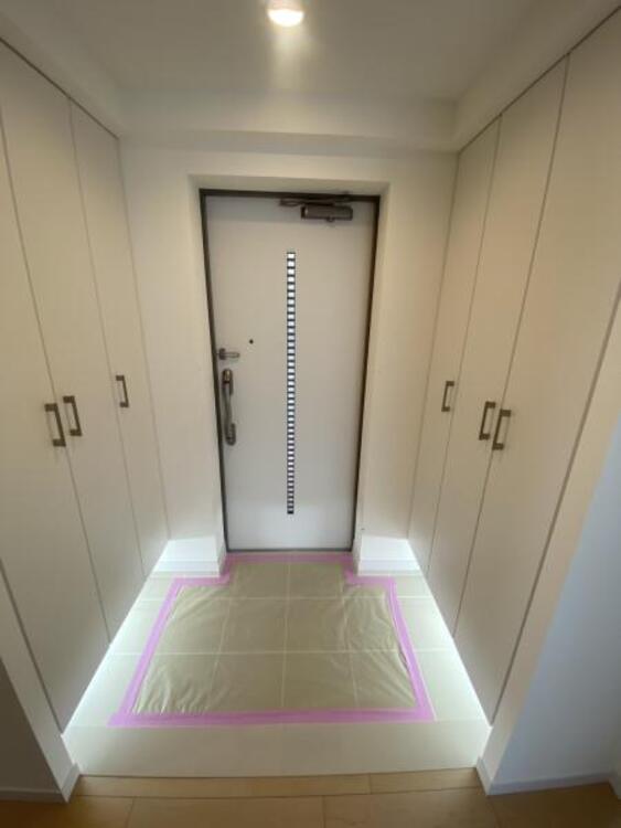 その他 雑多な玄関ではなくスッキリ空間としてお家の顔になるよう設計いたしました。