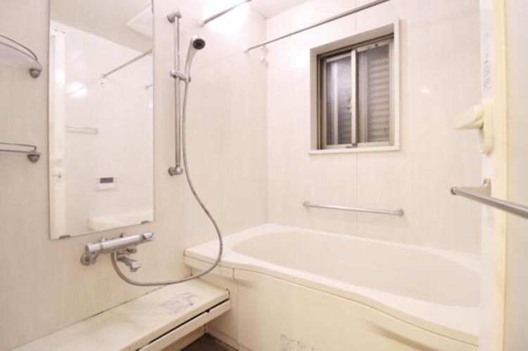 風呂 マンションには珍しい窓付きです！