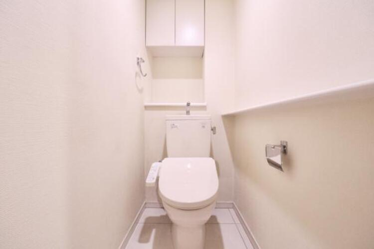 トイレ 清潔感溢れるトイレ。落ち着いた空間で安らぎのひとときをお過ごしいただけます。