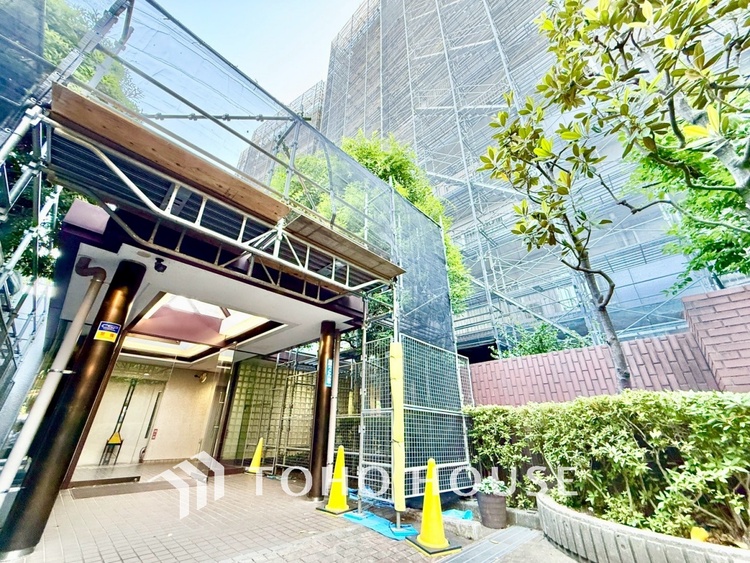 風呂 ◆浴室◆の温もりを感じ、ふわりと寄り添う太陽の妖精たちが自然と僕達を微睡ませる。うとうとしたい訳ではないがそんな時間が嫌いじゃない自分がここにいる。