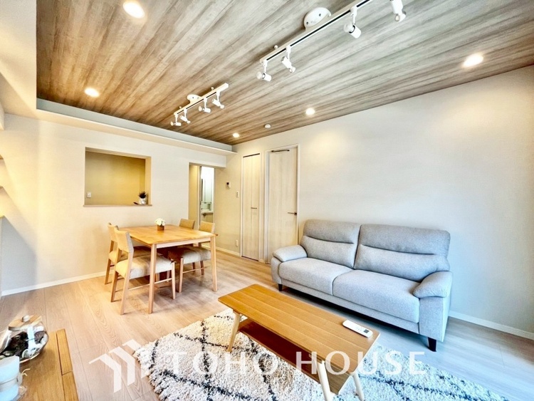 内装 叶えたかったのは落ち着きのあるナチュラルな風合い、そして開放感があるリビング。