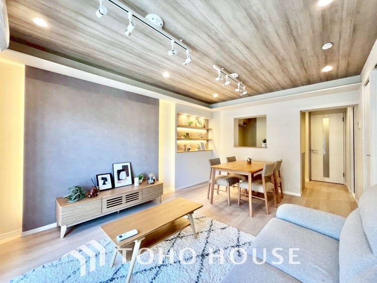 内装 「想像していた以上に広い」が写真を撮っているときの感想です。家事動線に配慮したプランによりご家族がくつろげる明るく広い空間が確保できました。