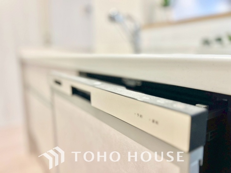 キッチン ◆食洗機◆お子様の面倒を見れる時間が増え時短になります。加えて手荒れも防げてしかも節水が高い為、大変人気があり重宝します。