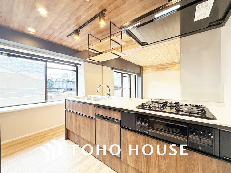 キッチン シンプルな部屋の雰囲気に溶け合うナチュラルキッチン