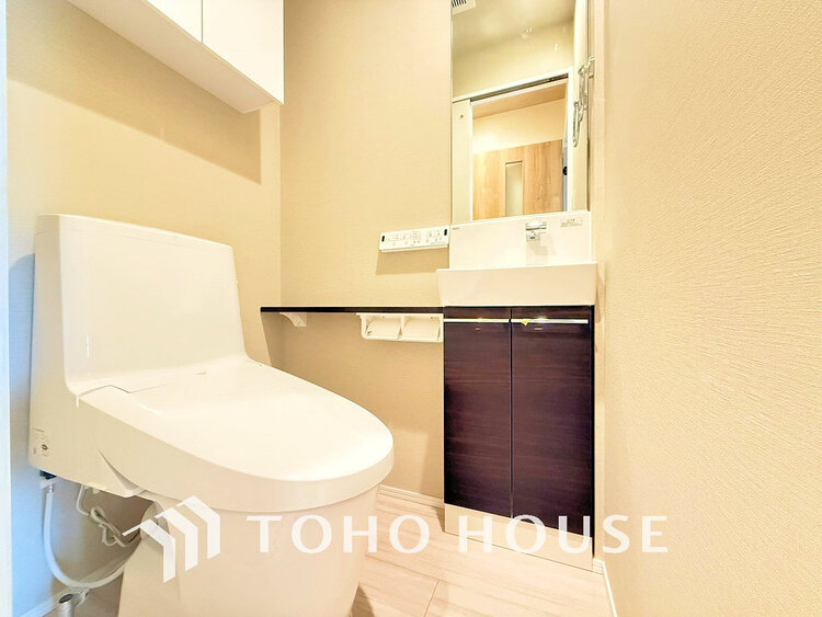 トイレ トイレには快適な温水洗浄便座付