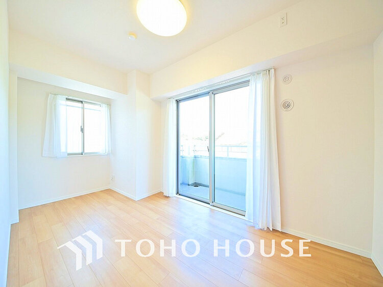 内装 シンプルですっきりとした室内は飽きのこない居心地の良い雰囲気