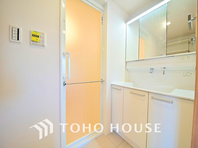 洗面 清潔感のある洗面室で朝の身支度を