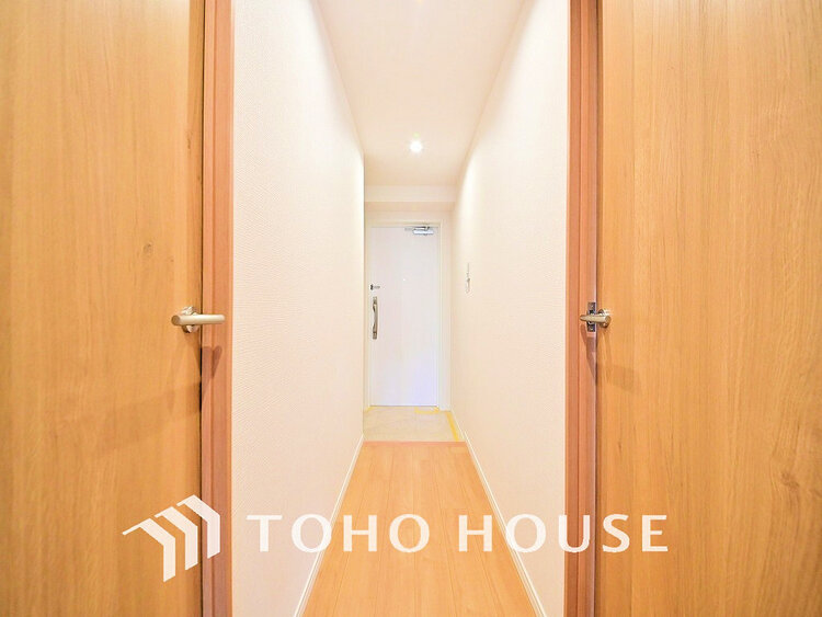 玄関 落ち着いた雰囲気の玄関、家族の帰りを暖かく迎えてくれます