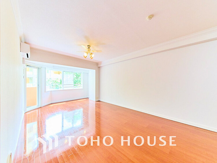 内装 家族みんなが爽やかに過ごせるように、光をたっぷり取り込んだLDK