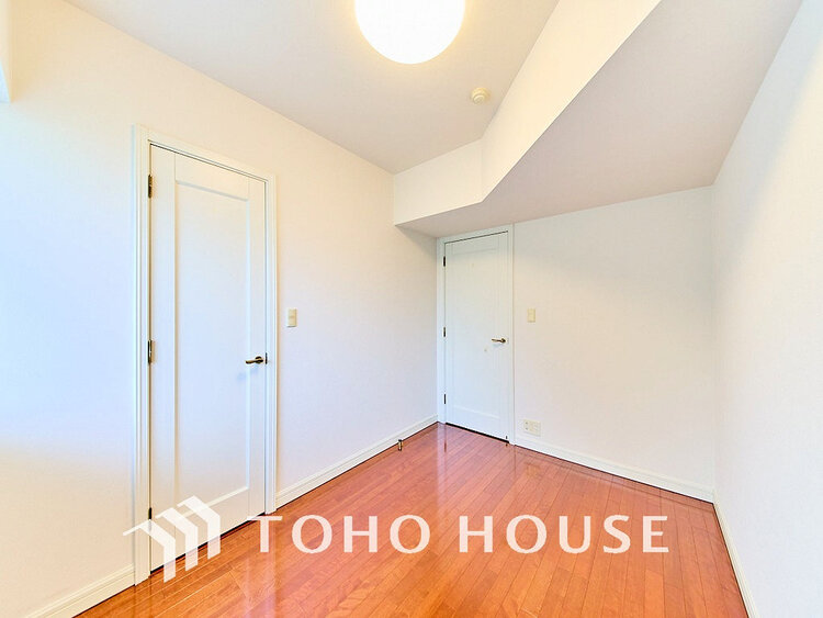 内装 シンプルですっきりとした室内は飽きのこない居心地の良い雰囲気