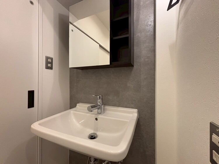 洗面 何かと物が増える場所だからこそ、スッキリと見映えの良い空間に。