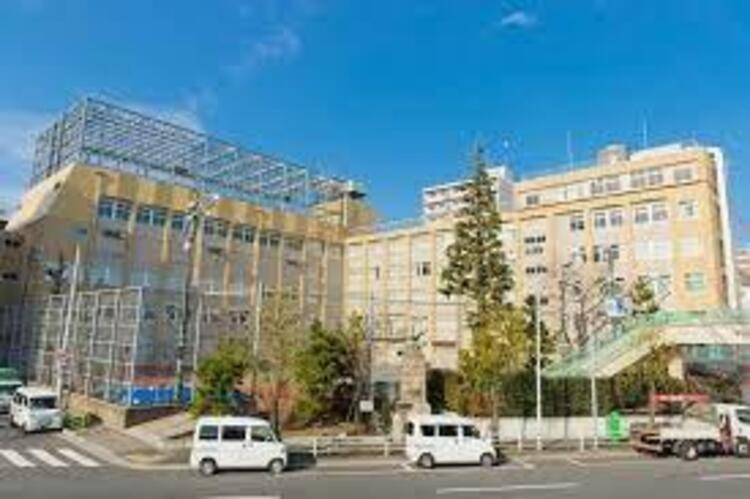 周辺 中央区立日本橋中学校