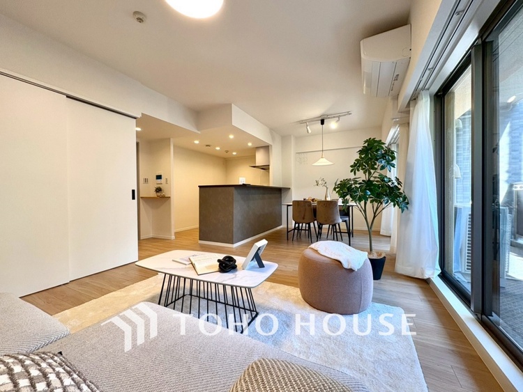 内装 【LIVING】◆煌びやか◆愛おしい家族との団欒の時間をより一層幸せなものに感じさせる煌びやかなLDK。輝かしい毎日が待っています。