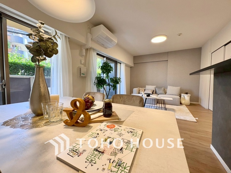 内装 【LIVING】◆住む喜び、楽しさ、感動◆を君と共有したい。いつまでもずっと家族を見渡せるこの広い空間で。