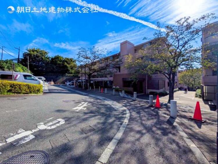 外観 【外観】流行に左右されず将来にわたって価値が継続する佇まい！良好な住環境が保たれたエリアで新生活を！