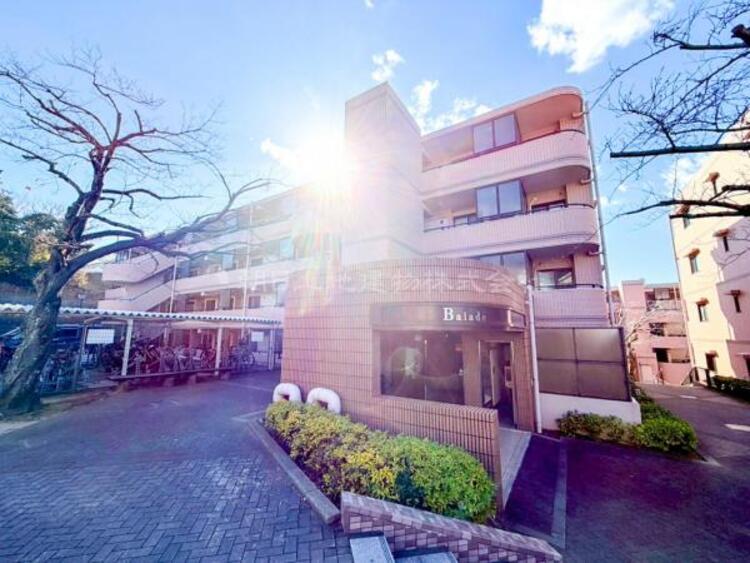 外観 【外観】流行に左右されず将来にわたって価値が継続する佇まい！良好な住環境が保たれたエリアで新生活を！