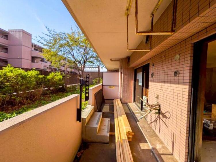 バルコニー 【バルコニー】太陽の光と爽やかな風でお洗濯物は気持ちいいです。