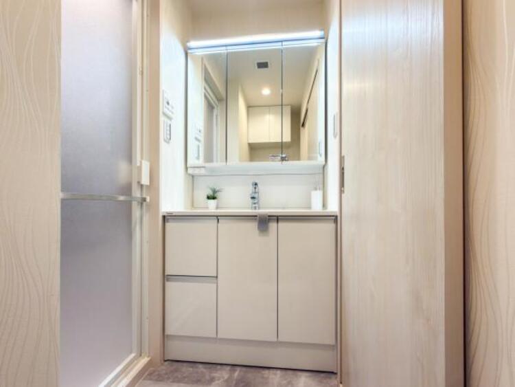 洗面 使い勝手の良い洗面台で、朝の準備もスムーズにこなせます。