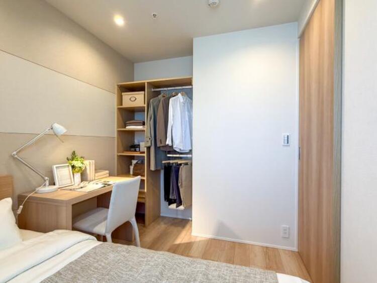 内装 【家具・小物は販売価格に含まれません】リビングで楽しく過ごした後はプライベートな時間を満喫できます。