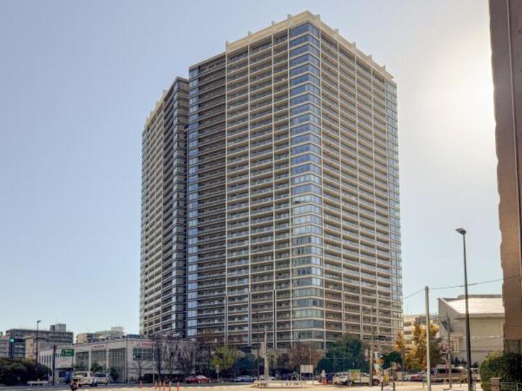 外観 凛とした落ち着いた佇まいの邸宅。お友達などが遊びに来た時も自慢したくなる外観デザインです。