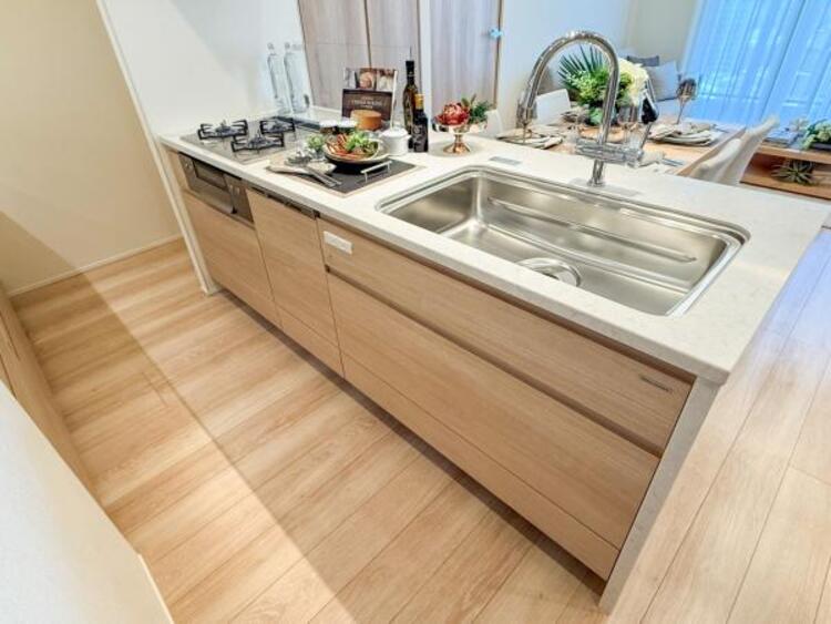 キッチン 【家具・小物は販売価格に含まれません】広々としたキッチンスペース。食洗機、浄水器、ディスポーザー付のキッチンは料理が捗ります。