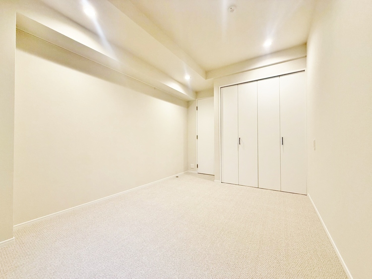 その他 清かで艶やかな時間をもたらしてくれる室内です。