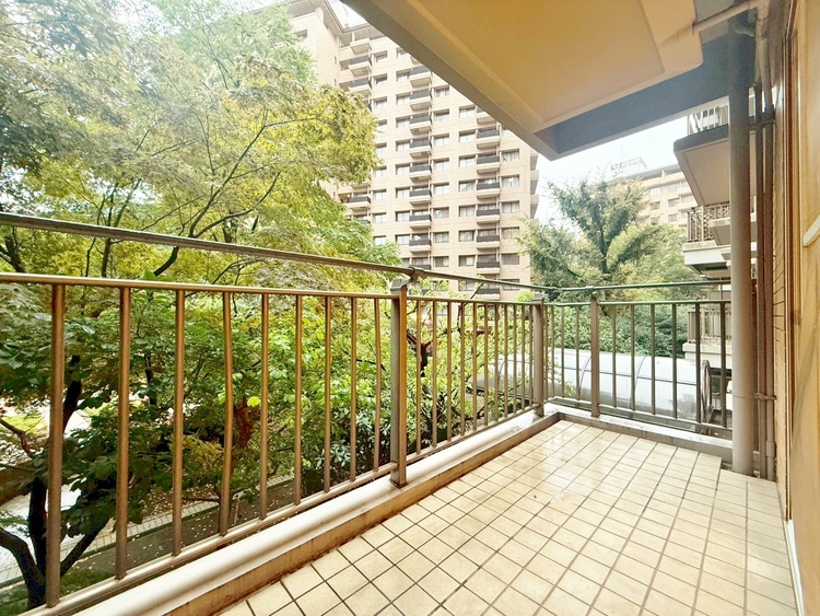 その他 朝の澄んだ空気や、夕方に吹く清々しい風を感じられるバルコニー。