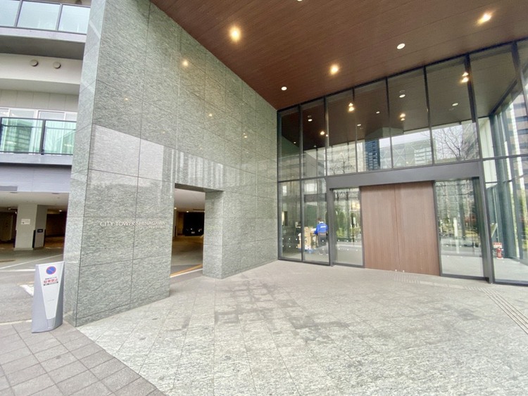 その他 上質感漂う玄関アプローチです。