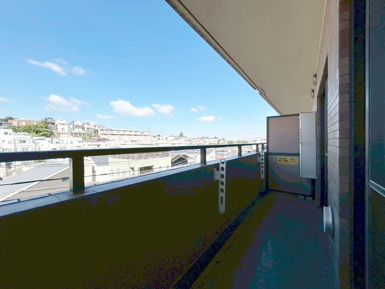 その他 朝の澄んだ空気や、夕方に吹く清々しい風を感じられるバルコニー。