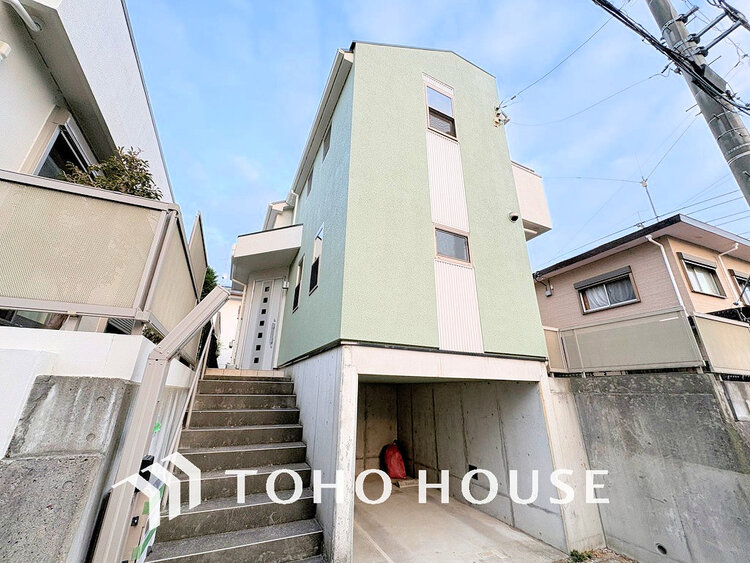 外観 〜あたたかい光が差し込むコートハウス〜全居室6帖以上、南向きのため陽当り良好なゆとりある4LDK〜