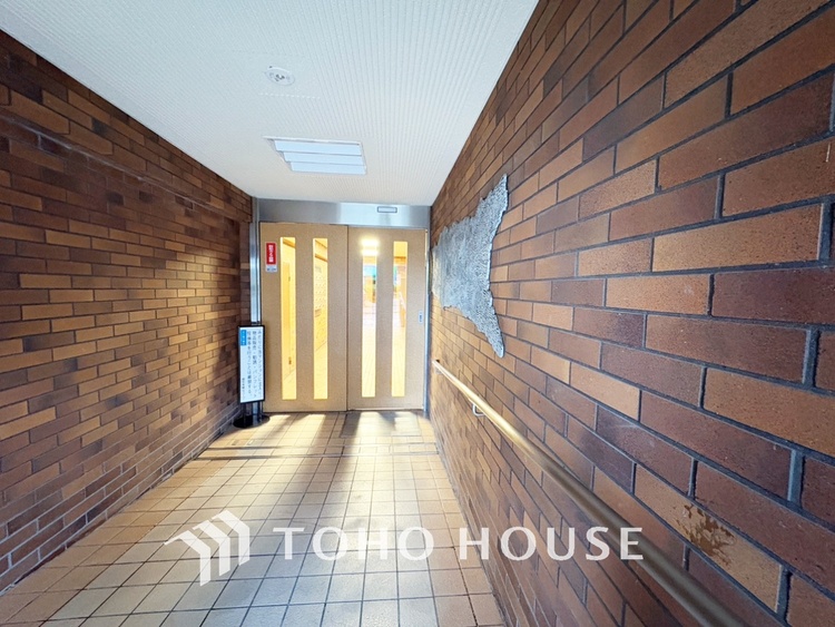 内装 【Private room】家族個々の安らぎの空間。プライベートなBedRoomは暮らす方の感性で造り上げたいもの。誰もが好みで飾れるシンプルな室内に仕上げてあります。