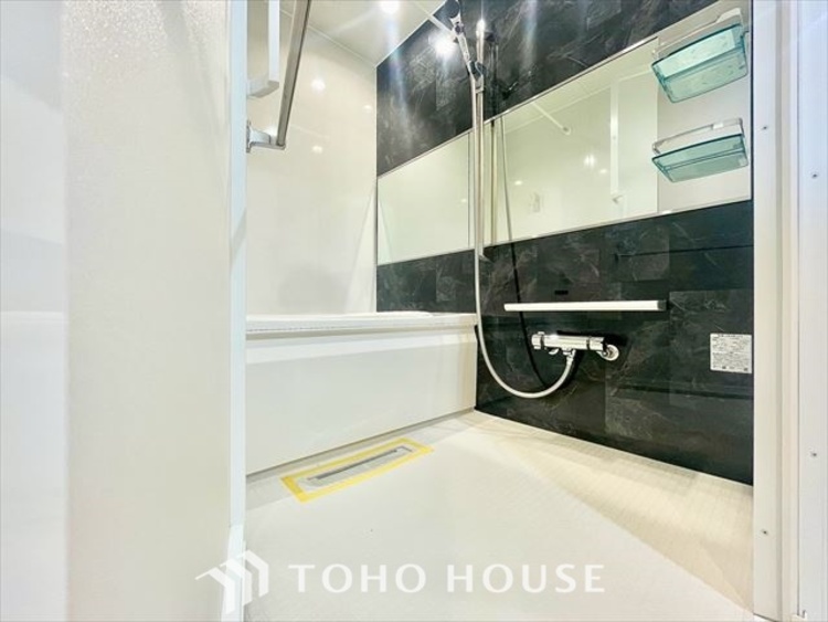 風呂 【BATHROOM】◆プライベートな空間◆simpleだからrelaxできるんです。こころもからだもキレイさっぱり。