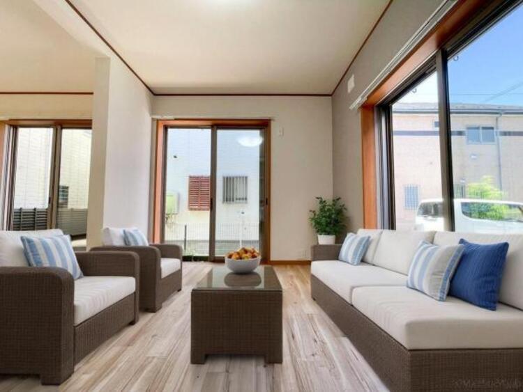 居間 お気軽にお問い合わせください。