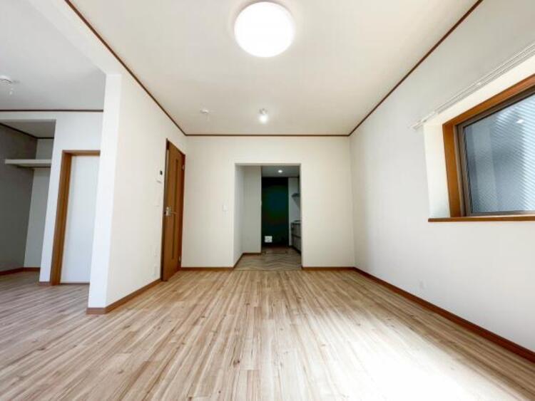 居間 お気軽にお問い合わせください。