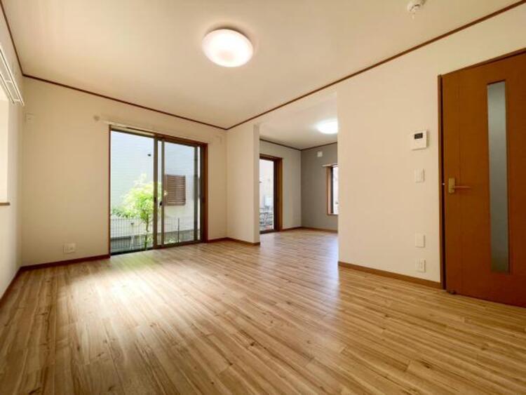 居間 お気軽にお問い合わせください。