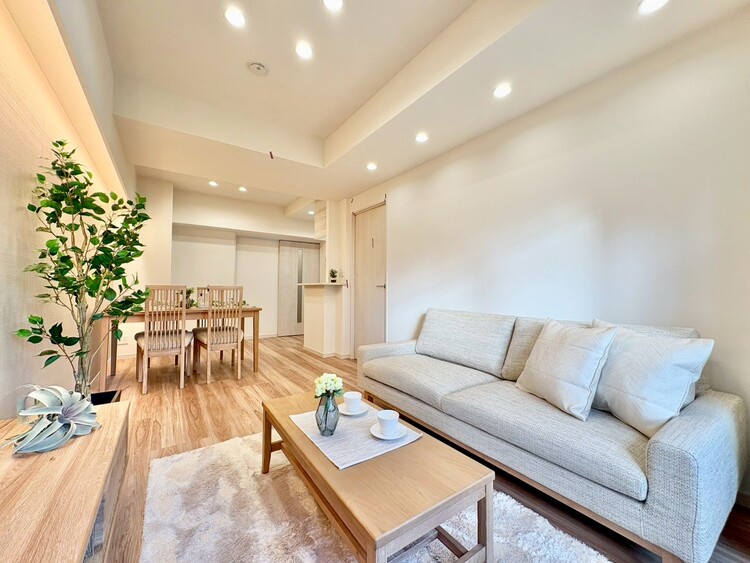 居間 居心地の良い空気感は、暮らしのステージを彩り、心からのやすらぎと満足感を与えてくれます。