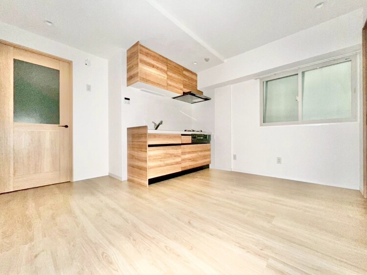 居間 忙しく過ぎゆく日常を置き去るほど、ゆったりした時間が流れるリビング。