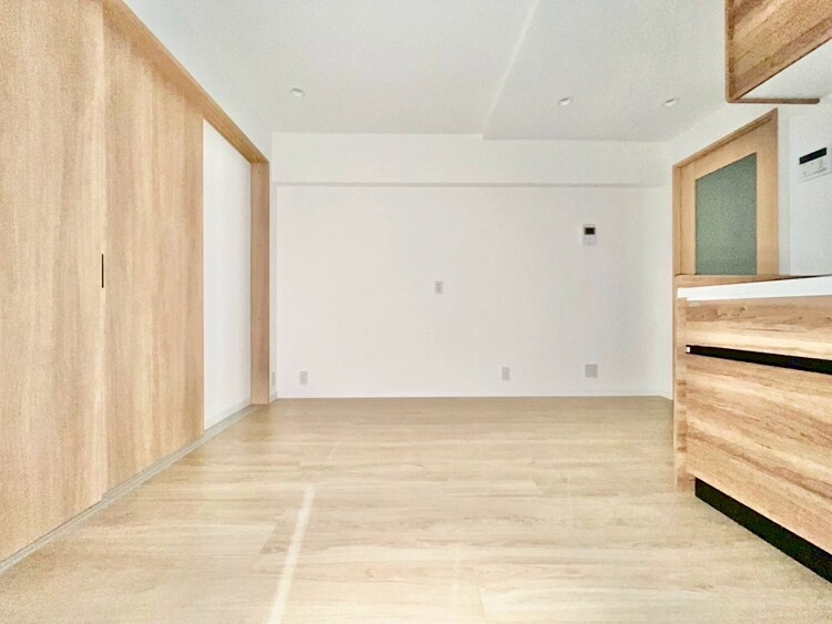 居間 居心地の良い空気感は、暮らしのステージを彩り、心からのやすらぎと満足感を与えてくれます。