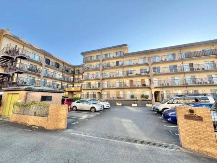 外観 陽射しとともに、少しずつ装いを変える街の景観から、星空が地上に映りこむかのような夜景のきらめきまで、この街ならではの美しい風景とここから紡がれる物語。