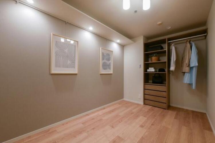 内装 【家具・小物は販売価格に含まれません】リビングで楽しく過ごした後はプライベートな時間を満喫できます。