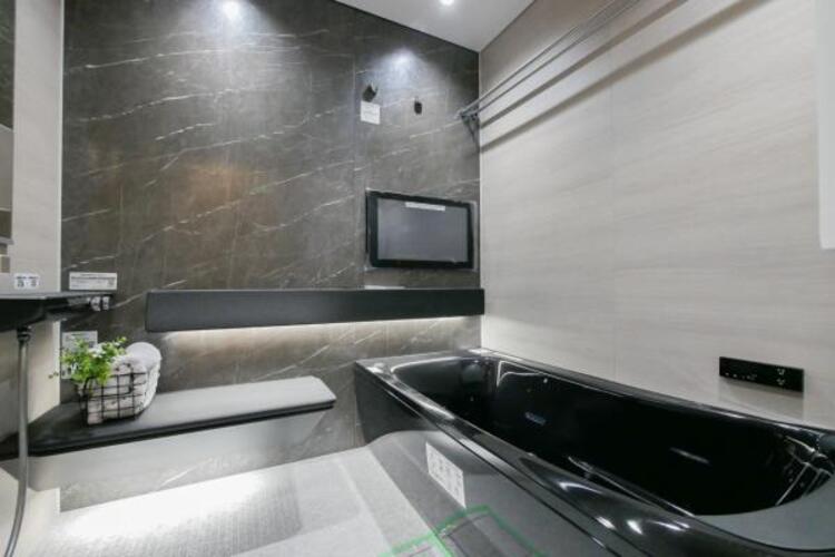 風呂 高級感を演出する内装。くつろぎのスペースにも、癒しのスペースにもなる心休まる空間です。